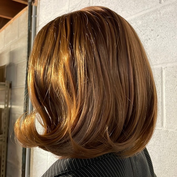 NWT amber copper wig end curl bob with bangs center part glossy 11”- 13” stretch - Picture 5 of 16